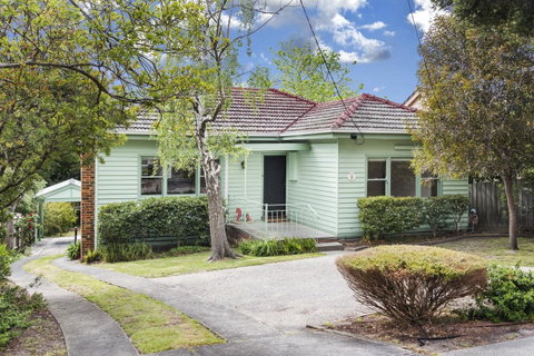 Hillside House - Tourism Canberra 0
