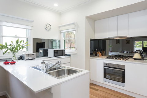 Hillside House - Tourism Canberra 2