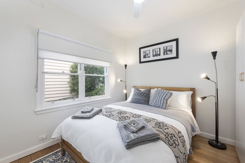 Hillside House - Tourism Canberra 7