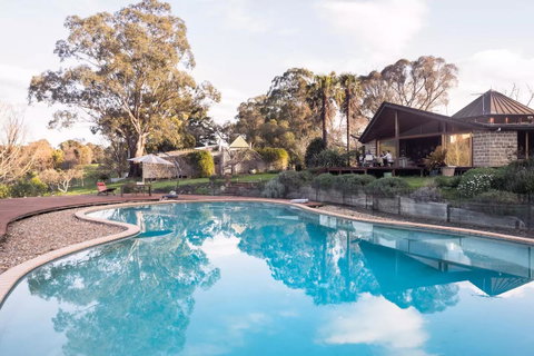Kangaroo Manor - Tourism Canberra 26