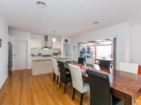 Torquay Timeout - Tourism Canberra 3