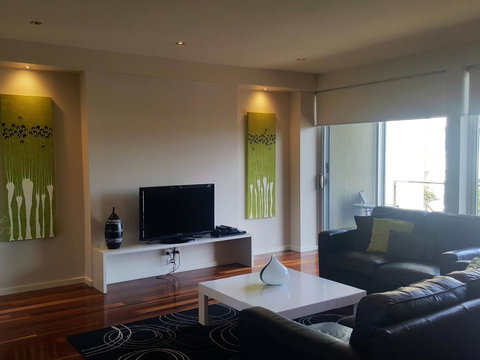 104 On Merri Apartments - Tourism Canberra 20