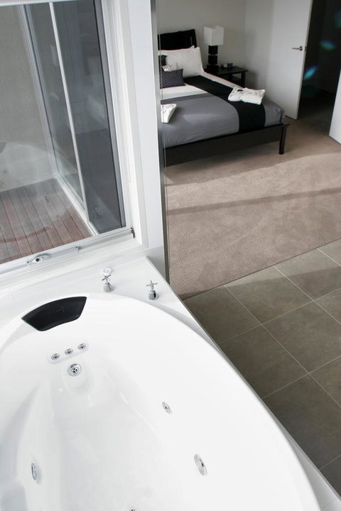 104 On Merri Apartments - Tourism Canberra 2