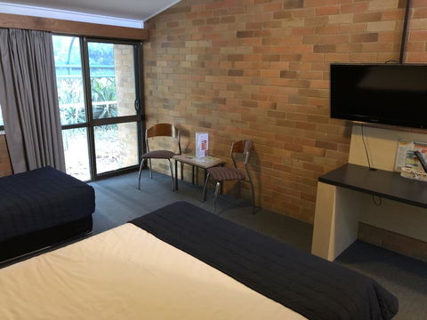 Bribie Island Hotel - Tourism Canberra 20