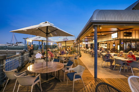 Nightcap At Kawana Waters Hotel - Tourism Canberra 20