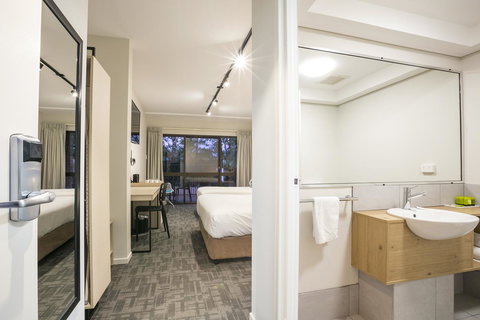 Nightcap At Kawana Waters Hotel - Tourism Canberra 14