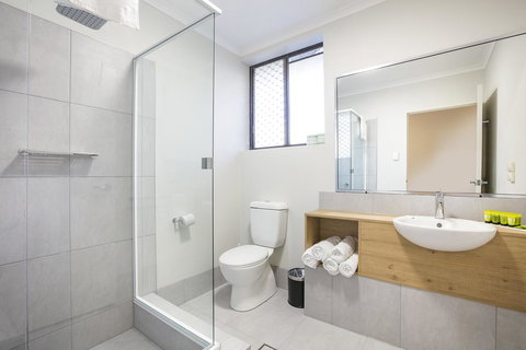 Nightcap At Kawana Waters Hotel - Tourism Canberra 3