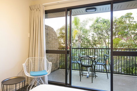 Nightcap At Kawana Waters Hotel - Tourism Canberra 30