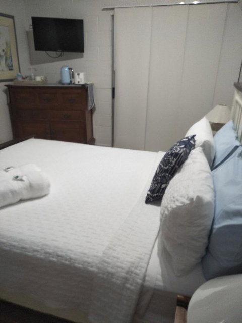 Salty Vibes Retreat - Tourism Canberra 4