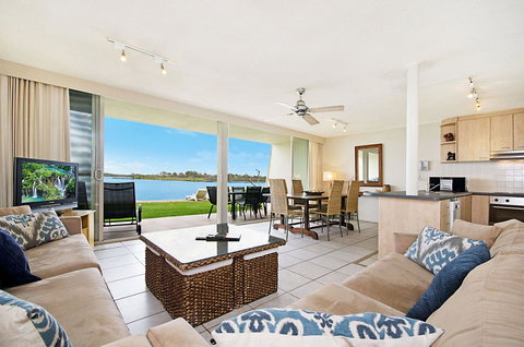 Noosa Harbour Resort - Tourism Canberra 7