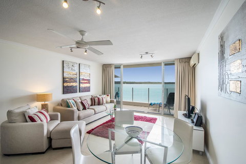 Noosa Harbour Resort - Tourism Canberra 11