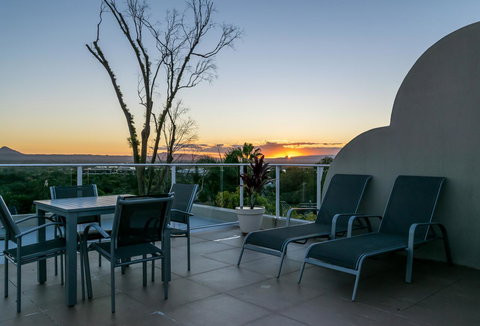 Noosa Hill Resort - Tourism Canberra 21