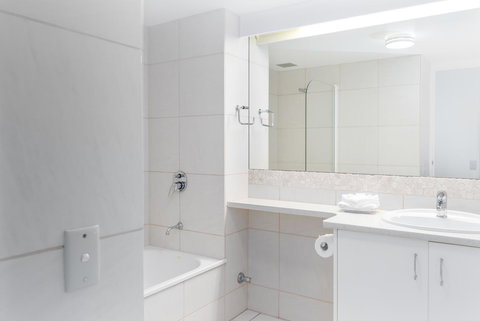 Noosa Hill Resort - Tourism Canberra 30