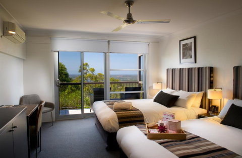 Mercure Clear Mountain Lodge - Tourism Canberra 5