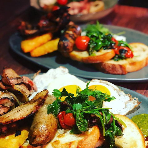 The Bearded Dragon Boutique Hotel - Tourism Canberra 14