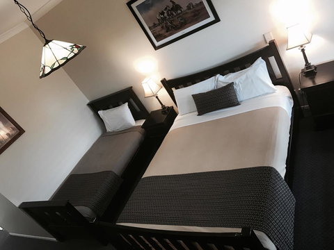 The Bearded Dragon Boutique Hotel - Tourism Canberra 3