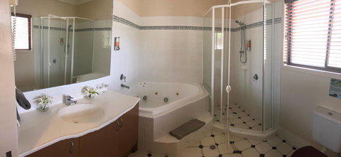 The Bearded Dragon Boutique Hotel - Tourism Canberra 5