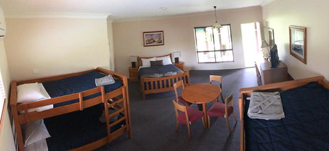 The Bearded Dragon Boutique Hotel - Tourism Canberra 10