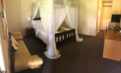 The Bearded Dragon Boutique Hotel - Tourism Canberra 9