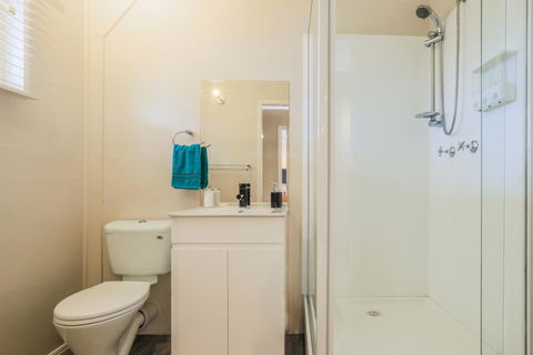 Bed & Breakfast 1 Bedroom Guest House - Tourism Canberra 6