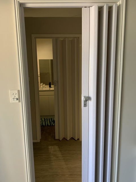 Bed & Breakfast 1 Bedroom Guest House - Tourism Canberra 1