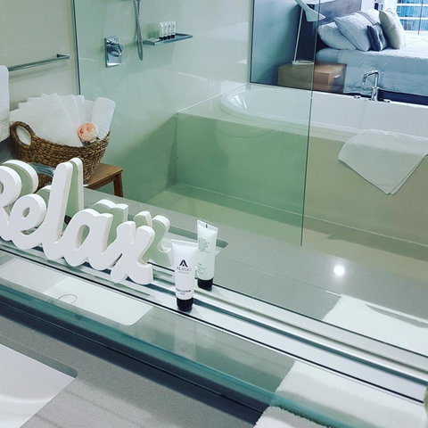 Circle Luxury Holidays - Tourism Canberra 24