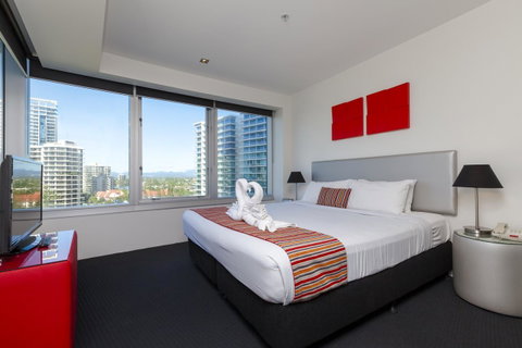 Q1 Resort & Spa - Official - Tourism Canberra 9