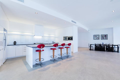 Q1 Resort & Spa - Official - Tourism Canberra 24