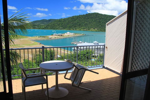 Ocean Views At Whitsunday Terraces Resort - Tourism Canberra 5