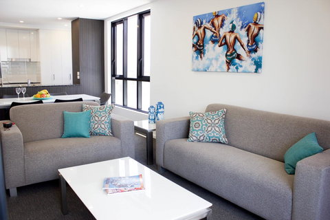 Synergy Broadbeach - Official - Tourism Canberra 10