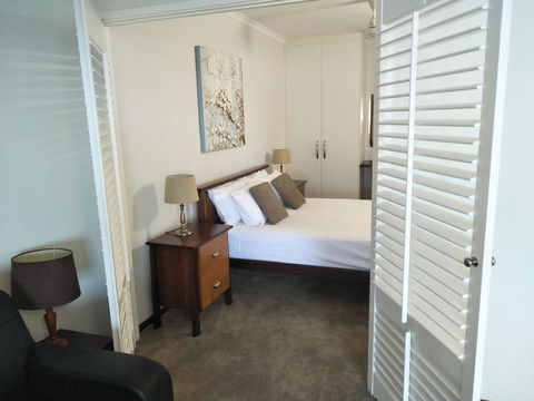 Airlie Seaview Apartments - Tourism Canberra 3
