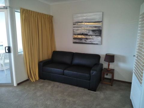 Airlie Seaview Apartments - Tourism Canberra 14