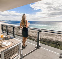 Iconic Kirra Beach Resort - Tourism Canberra