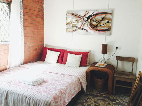 XYL Pets Friendly Seaside Boutique Guesthouse - Tourism Canberra 0