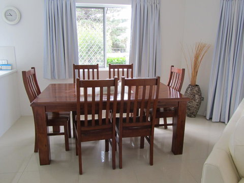 Le Beach Apartments - Tourism Canberra 19