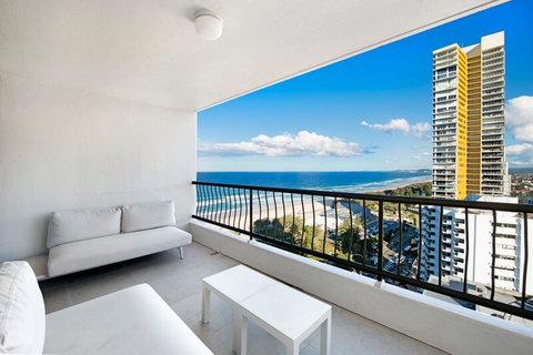 ULTIQA Beach Haven On Broadbeach - Tourism Canberra 1