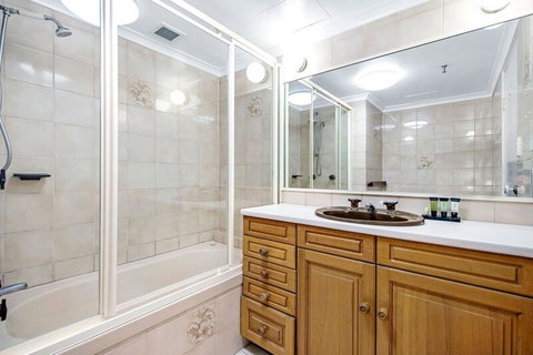 ULTIQA Beach Haven On Broadbeach - Tourism Canberra 39