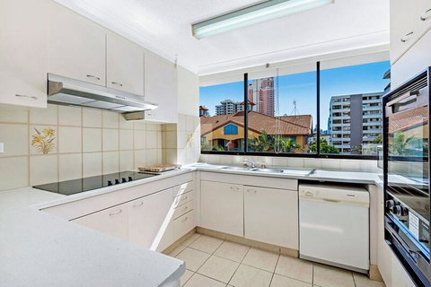 ULTIQA Beach Haven On Broadbeach - Tourism Canberra 41
