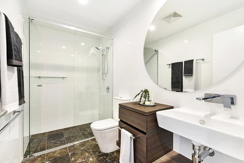 Qube Broadbeach Ocean View Apartments - Tourism Canberra 1