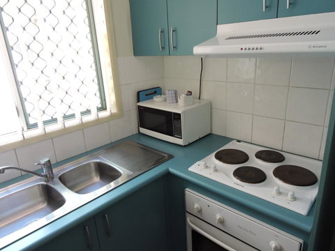 Surfers Beach Resort One - Tourism Canberra 42