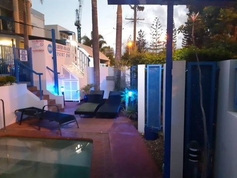 Surfers Beach Resort One - Tourism Canberra 10