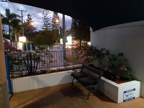 Surfers Beach Resort One - Tourism Canberra 12