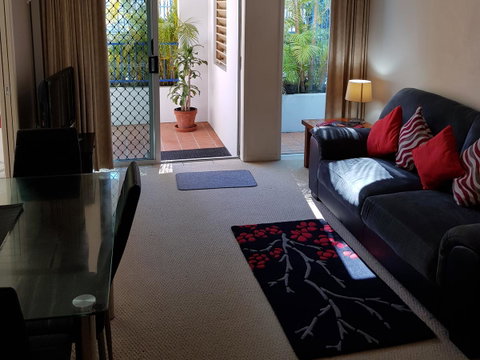 Surfers Beach Resort One - Tourism Canberra 17