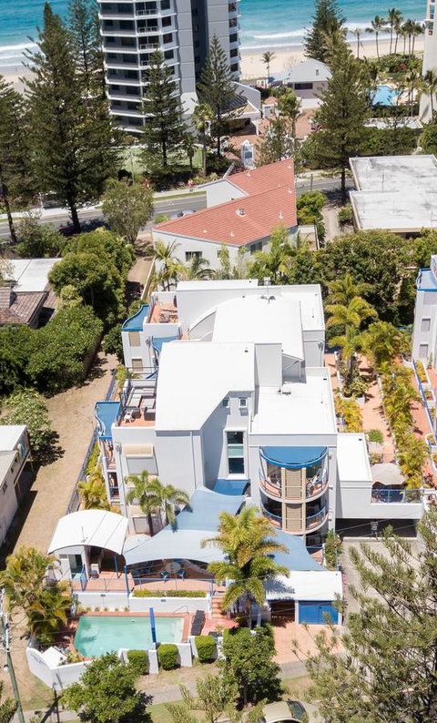 Surfers Beach Resort One - Tourism Canberra 33