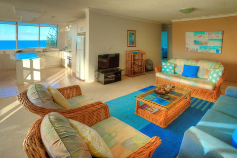 Oceania On Burleigh Beach - Tourism Canberra 34