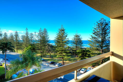Oceania On Burleigh Beach - Tourism Canberra 0