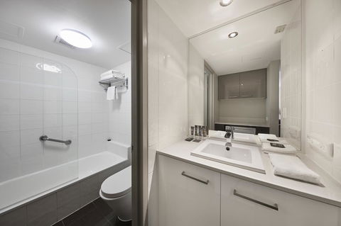Novotel Surfers Paradise - Tourism Canberra 19