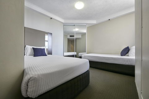 Novotel Surfers Paradise - Tourism Canberra 12
