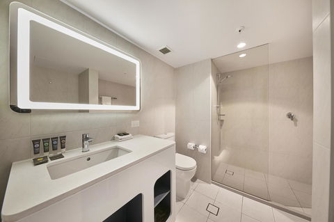 Novotel Surfers Paradise - Tourism Canberra 16