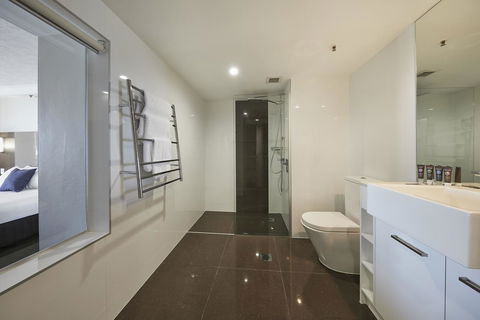 Novotel Surfers Paradise - Tourism Canberra 30
